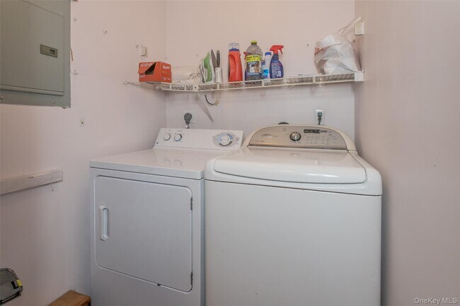 Building Photo - 31 Main St