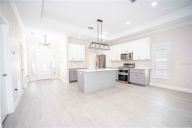 Building Photo - 4995 NE 125th Lp