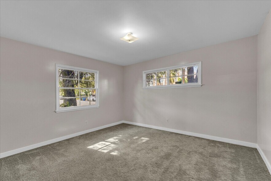 Building Photo - 16553 Hartsook St