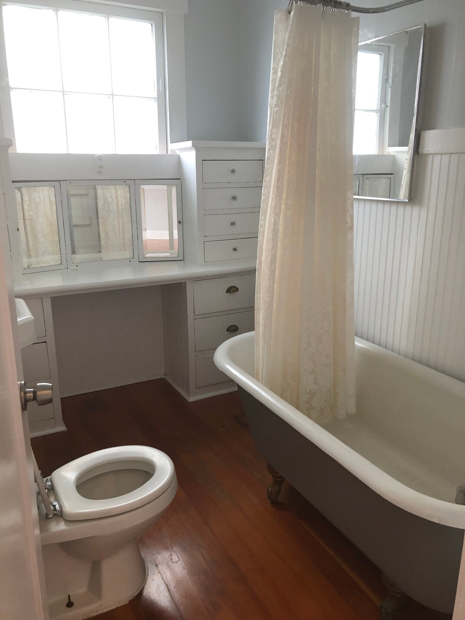 Bathroom - 264 E Boston St
