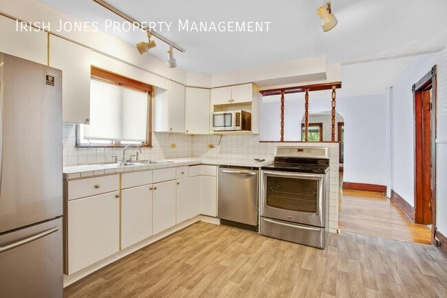 Building Photo - 24 Briggs Ave