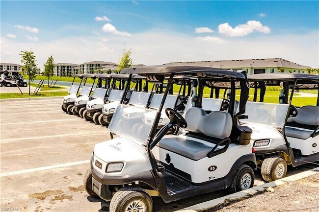 Building Photo - 15275 Grn Acrs Ave