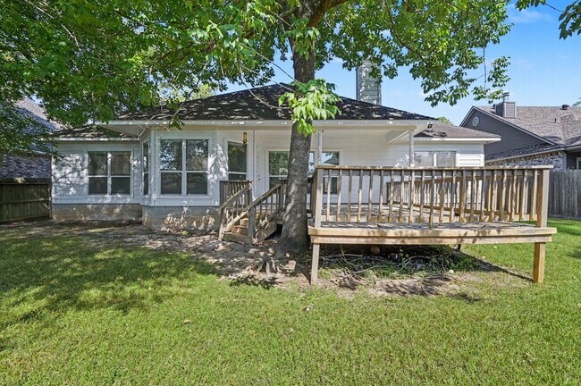 Building Photo - 3334 Hemingway Dr