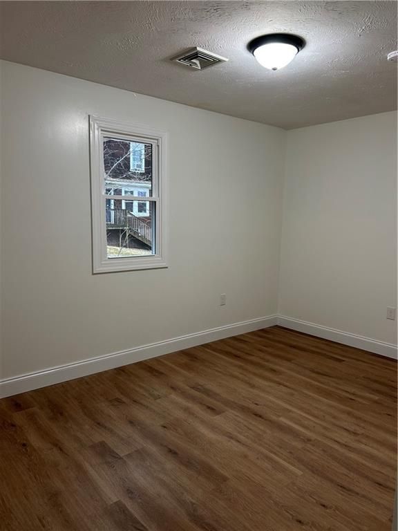 Building Photo - 304 Front St