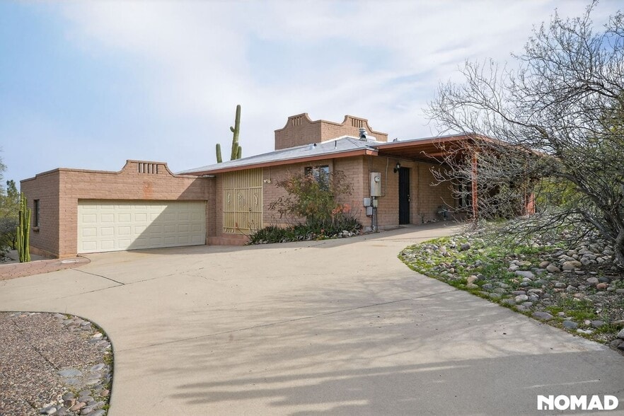 Building Photo - 4600 N Camino De Oeste