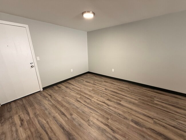 Building Photo - 95 Powers St