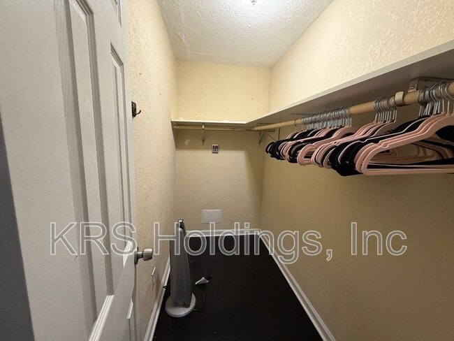 Building Photo - 131 Oregon Ave