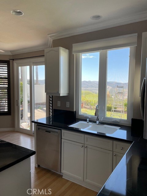 Building Photo - 33 Hollyleaf