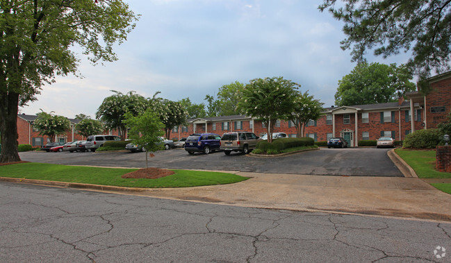 Club View Apartments - 8917-8920 Roebuck Blvd Birmingham AL 35206 ...