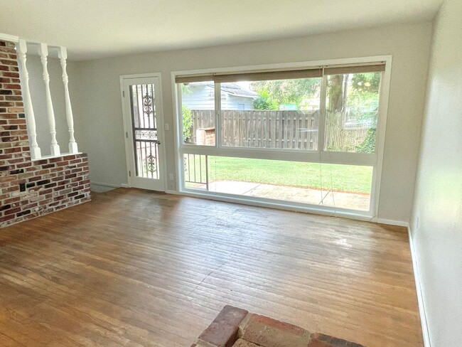 Building Photo - Parkrose Heights neighborhood, 3 bedroom, ...