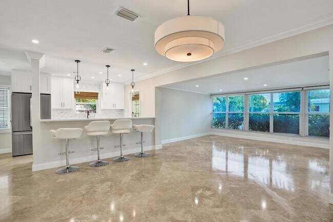 Building Photo - 1145 NE 12th Ave