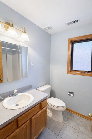 Building Photo - 3212 S Union Ave