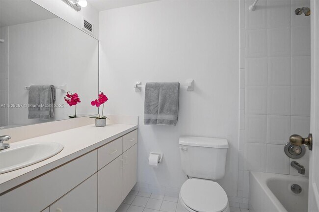 Building Photo - 3505 S Ocean Dr