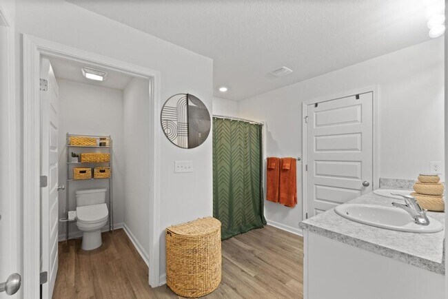 Building Photo - 5213 Peach Dr