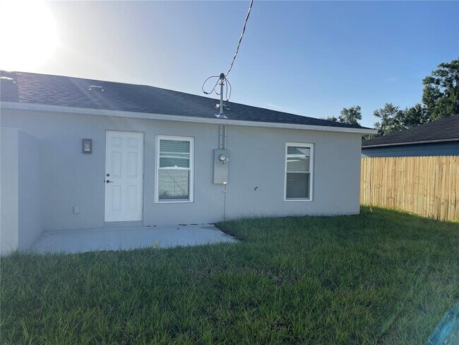 Building Photo - 1515 Moonlite Dr