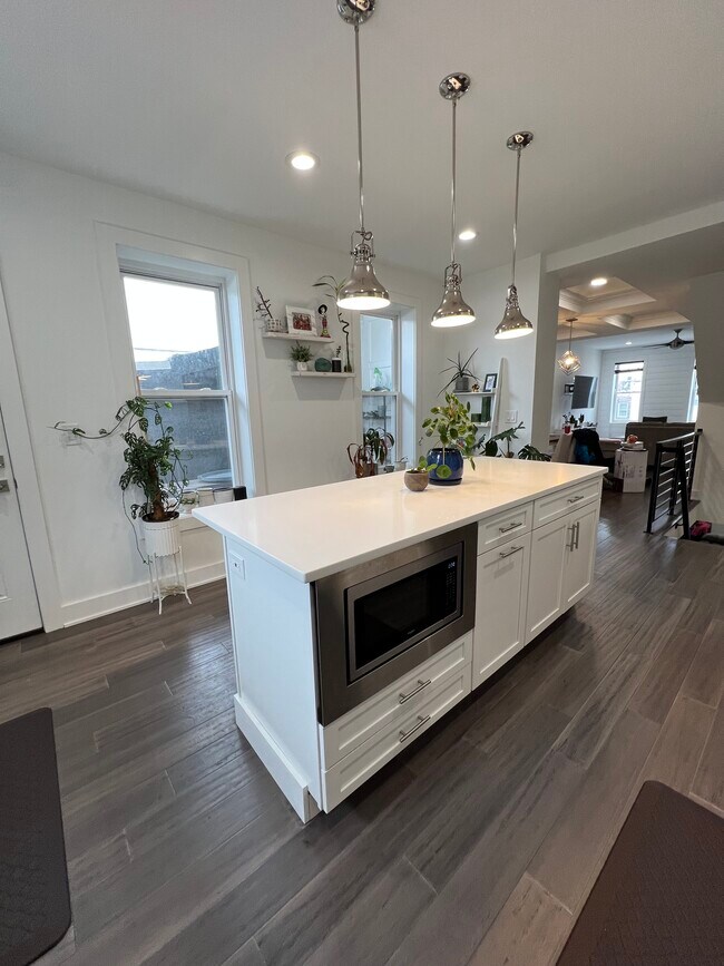 Kitchen - 125 Markle St