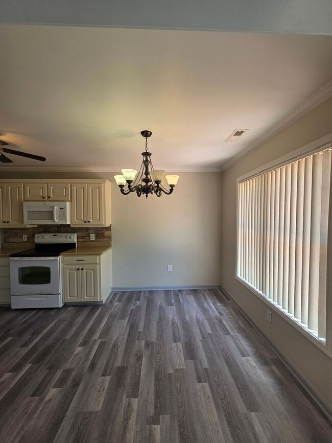 Building Photo - 3 Bed, 2 Bath Family Home in Moore, SC