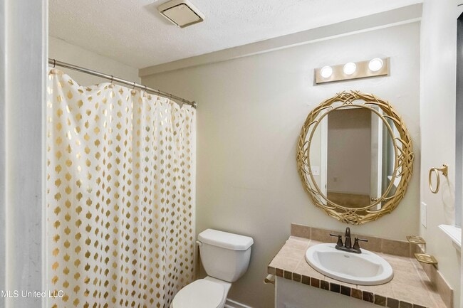 Building Photo - 201 Shadow Cove