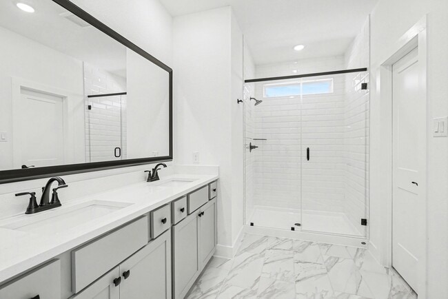 Building Photo - 10846 Day Jassamine Wy