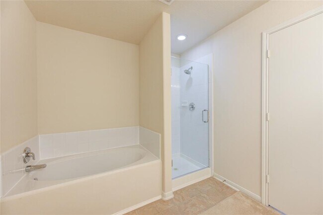 Building Photo - 3639 Barkers Crossing Ave