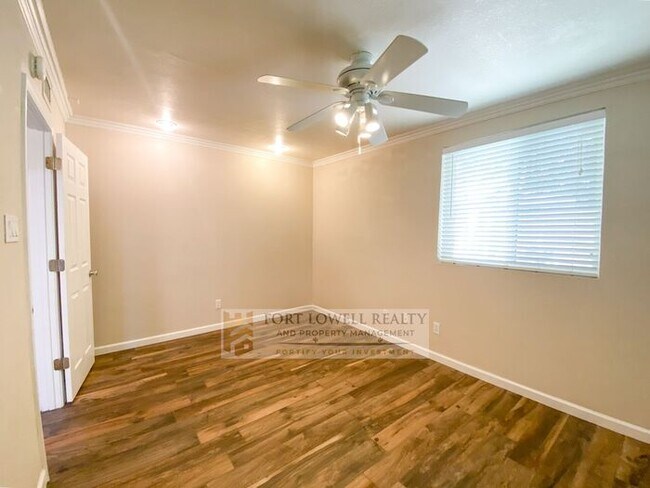 Building Photo - Super Charming 2 Bedroom 2 Bathroom Townhouse