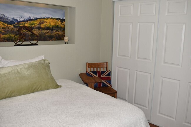 Building Photo - 1817 Tyler Ave