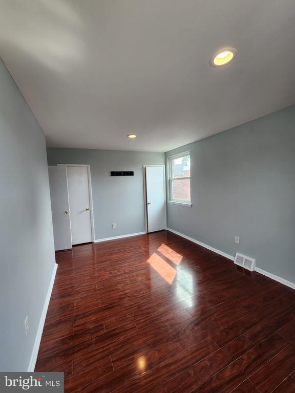 Building Photo - 1713 Borbeck Ave