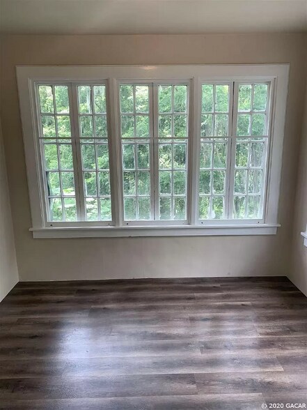 Building Photo - 929 SW 13th St