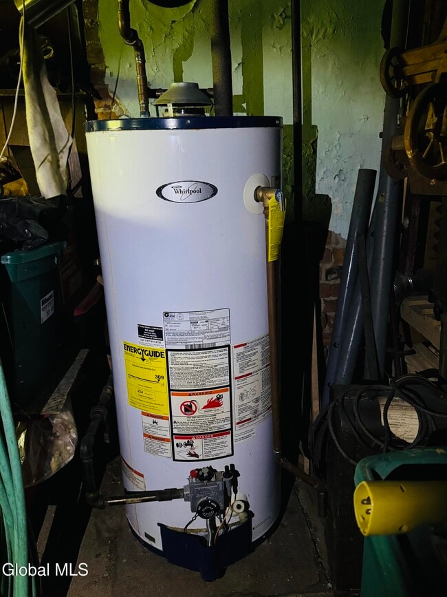 Building Photo - 2970 Salisbury Pl