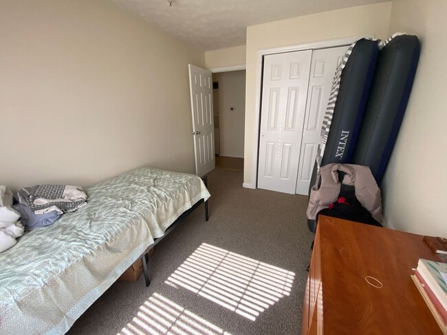 Building Photo - 3-Bedroom Apartment Near IU Bloomington Campus