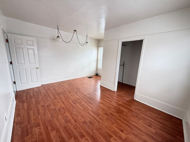 Building Photo - Well-Maintained 4-Bedroom Home with Historical Charm Near Downtown Jackson