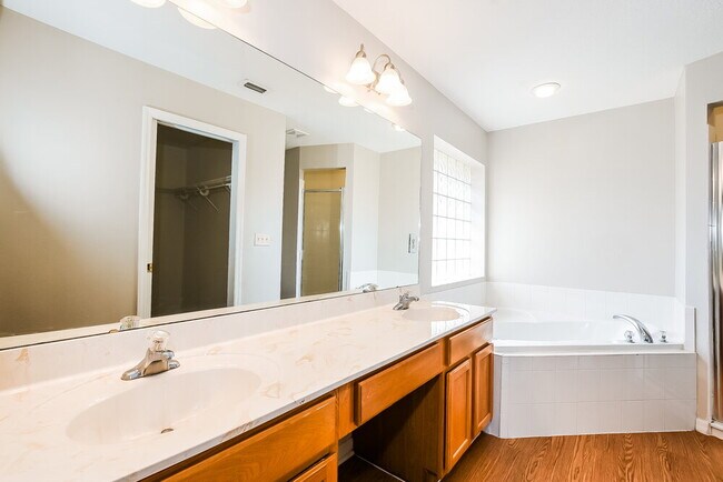 Building Photo - 4461 Treasure Cay Rd