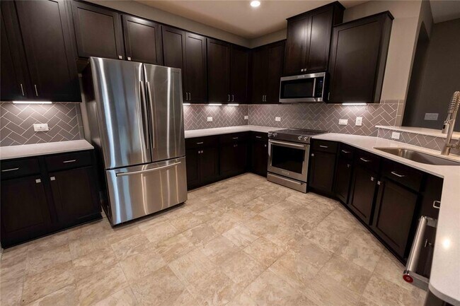 Building Photo - 7708 Nunsland Dr