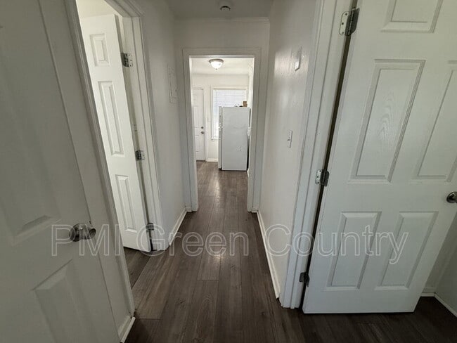 Building Photo - 3932 E 1st St