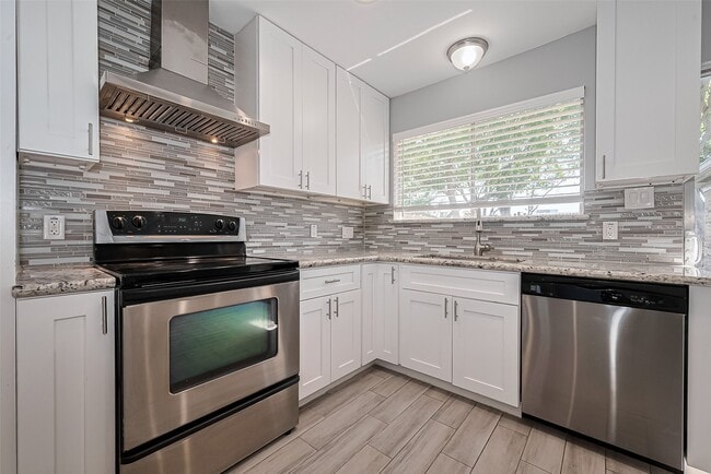 Building Photo - 319 Gentilly Dr