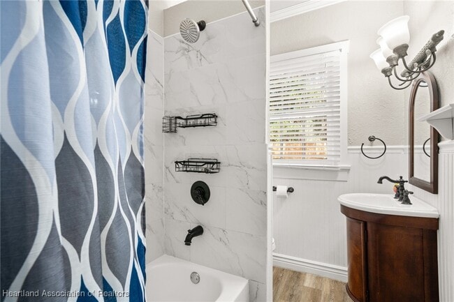 Building Photo - 412 Rose Ave