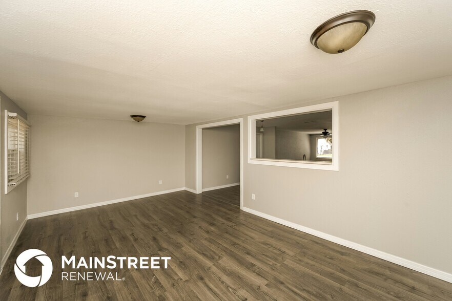 Building Photo - 8107 Blue Finch Way