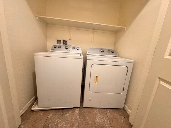 Building Photo - 3 Bed and 2.5 Bathrooms Home for Rent