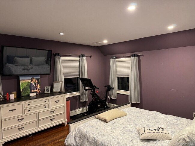 Building Photo - 48 Jefferson Rd