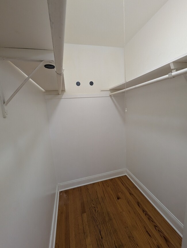 Building Photo - 9216 Seymour Ave