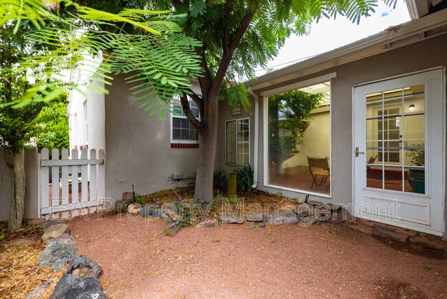 Building Photo - 520 San Pasquale Ave SW