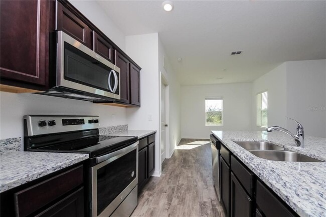 Building Photo - 142 Hidden Lk Lp