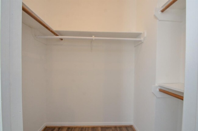 Building Photo - 2726 Great Lakes Ave
