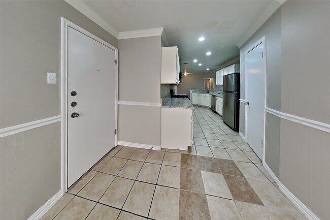 Building Photo - 2510 Foxden Dr