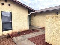 Building Photo - Cute 2 Bedroom Home w/ Garage Near Golf Course! *HOME IS CURRENTLY OCCUPIED, PLEASE DO NOT DISTUR...