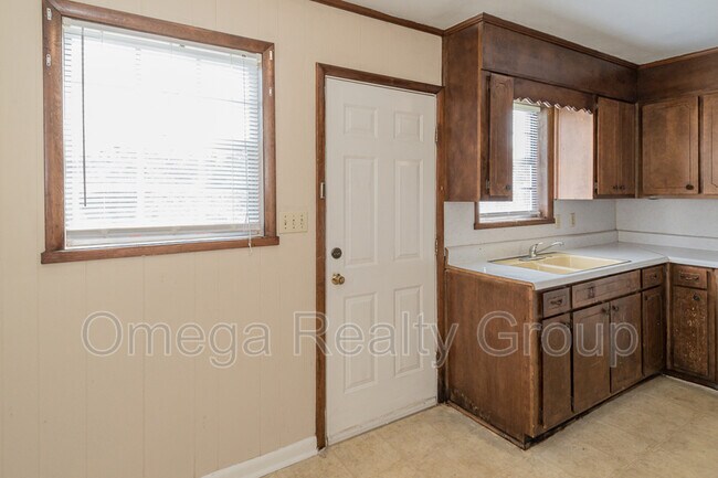 Building Photo - 1530 Warrior Rd