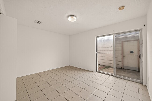 Building Photo - 6375 S Briar Bayou Dr