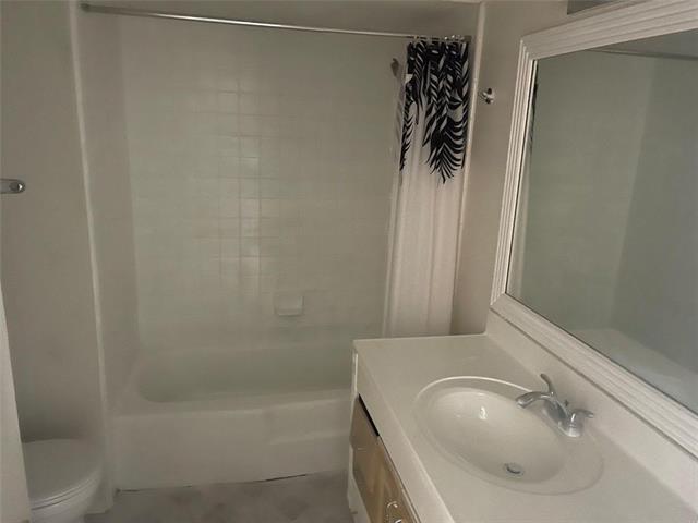 Building Photo - 2517 Chevy Chase Dr