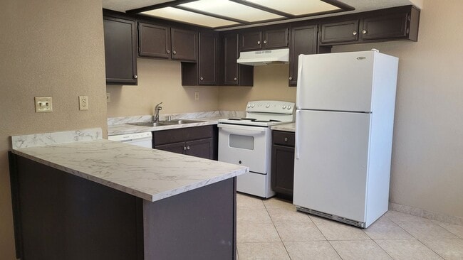 Building Photo - Affordable, Beauty, and Spacious 2Bed 2Bat...