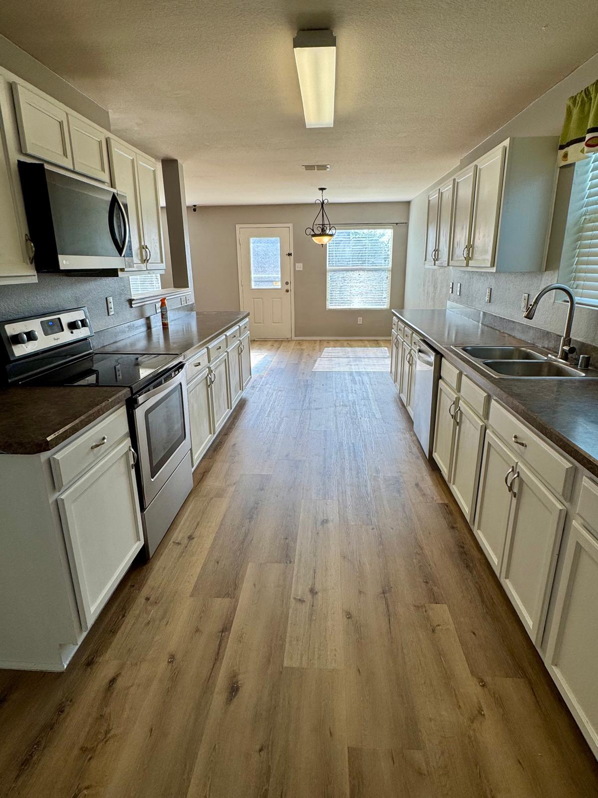 Building Photo - 13287 Fowler Dr